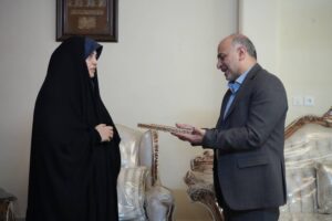 از سرکشی به خانواده معظم شهدا تا بوسه بر چادر مادر شهید