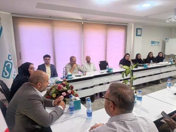 نشست بررسی و رفع ابهامات فرآیند جمع‌آوری اسناد درمانی در شعبه کرمانشاه برگزار شد