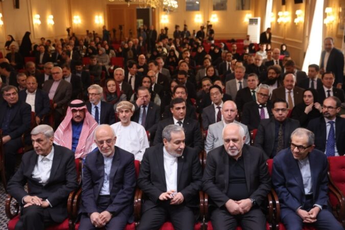 عراقچی:شهید خرازی، مرد دیپلماسی بود/ نحوه اداره تنگه هرمز مانند گذشته نخواهد بود