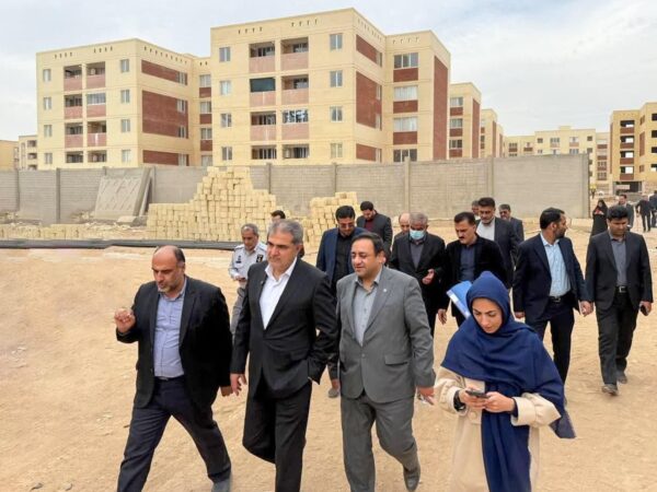 قدردانی معاون وزیر راه و شهرسازی از عملکرد بانک مسکن در طرح نهضت ملی استان یزد/ تامین مالی بیش از ۴۲ هزار میلیارد ریالی نهضت ملی یزد