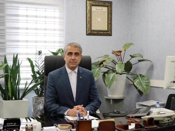 بانک مسکن ۲۷۶ میلیارد تسهیلات به آسیب دیدگان جنگ رمضان در منطقه شرق تهران پرداخت کرد