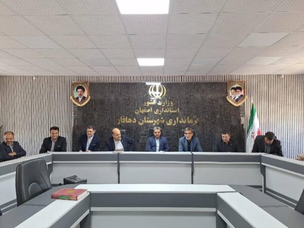 فرماندار دهاقان بر نقش‌آفرینی مؤثر بانک مسکن در خانه‌دار شدن مردم تاکید کرد