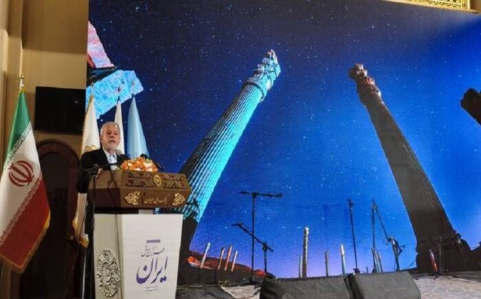رونمایی از کتاب عکس “هزاران سال ایران” در موزه بانک ملی ایران/ صالحی‌امیری: ایران را فرهنگ و تمدن آن در جهان سربلند می کند