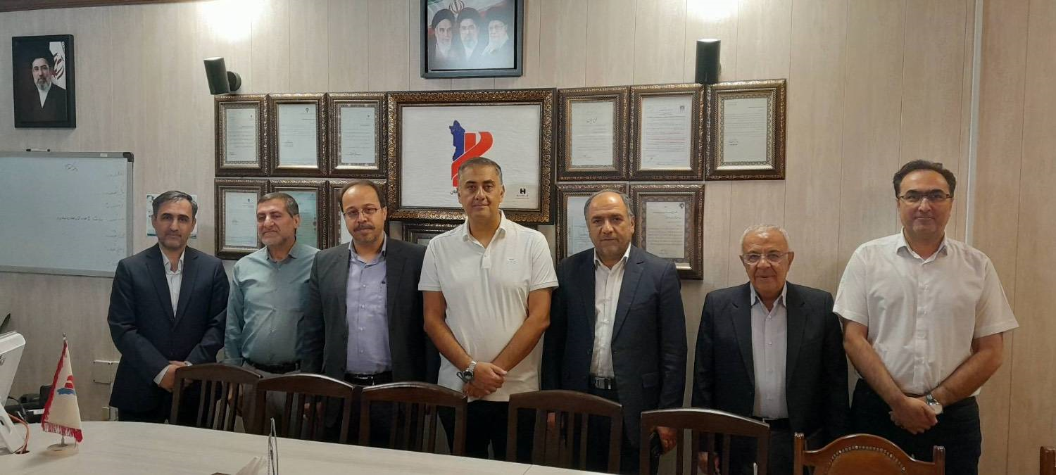 نشست بیمه دی و صندوق بازنشستگی استان در دو‌مرجع درمانی بیمارستان آذربایجان و میلاد