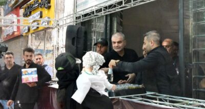 خدمت‌رسانی موکب کارکنان بانک مهر ایران در مراسم وداع با رهبر شهید انقلاب اسلامی