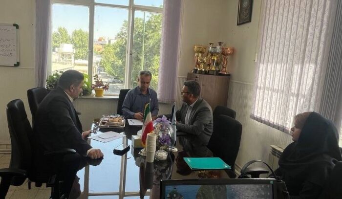 بازدید مدیر منطقه غرب کشور بیمه دی از روند اجرای قرارداد درمان دانشگاه علوم پزشکی کردستان