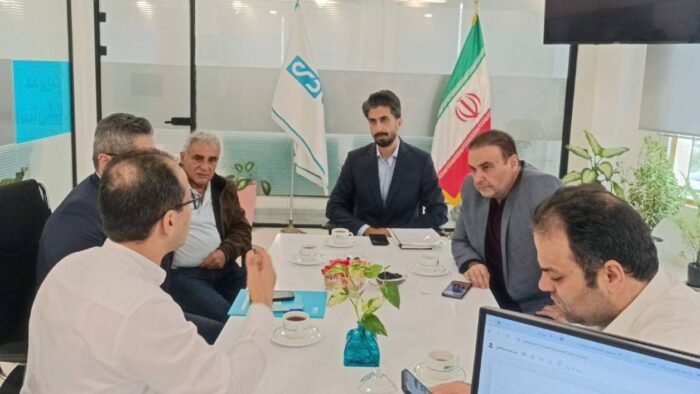 توسعه همکاری‌های بیمه دی با تشکل‌های صنفی کامیون‌داران، رانندگان و شرکت‌های حمل نقل در گیلان