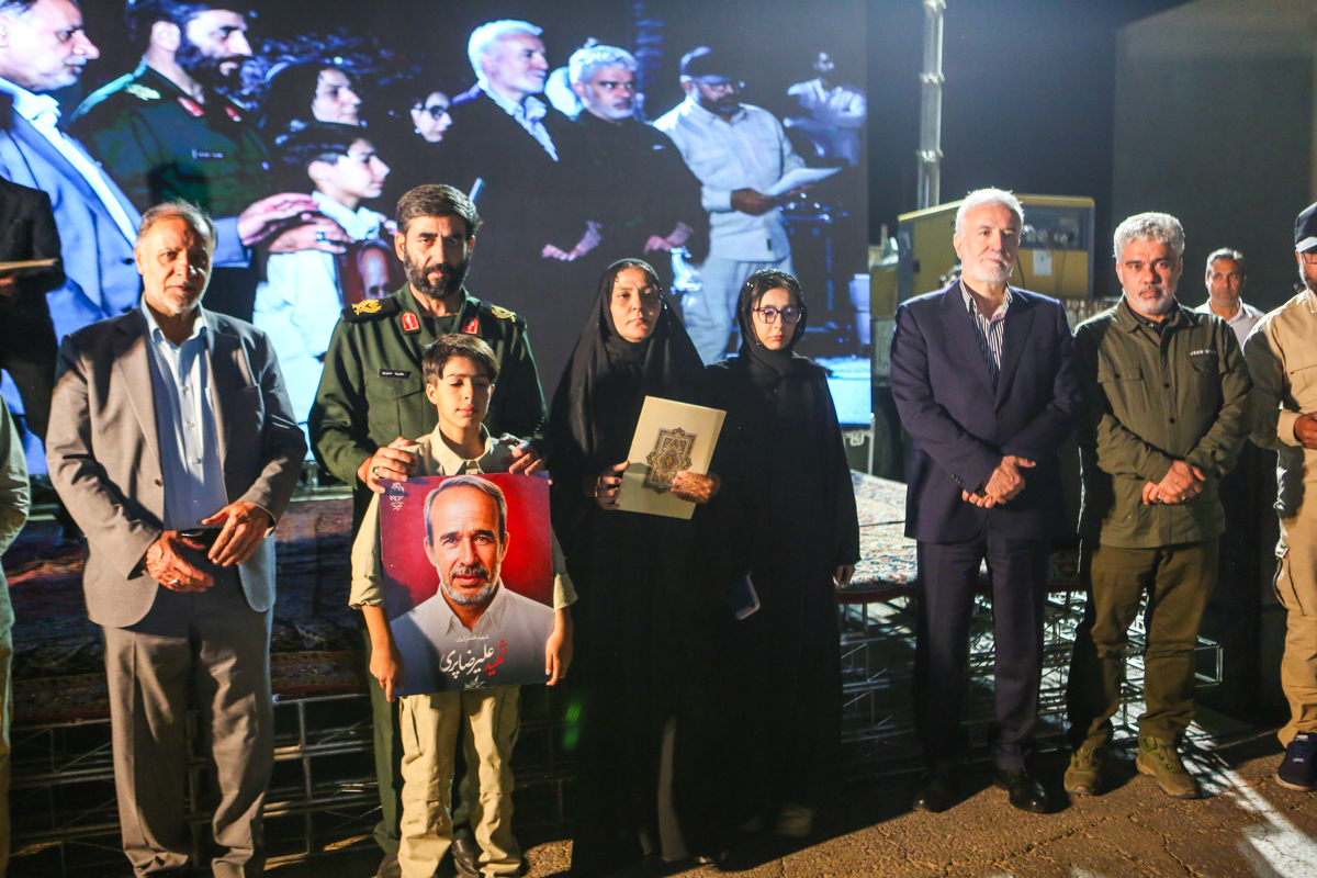 یادواره شهدای دفاع مقدس و ۱۶ شهید جنگ رمضان در شهرک زیباشهر شیراز، سومین مقتلگاه بزرگ جنگ رمضان در جنوب کشور، با حضور خانواده‌های معزز شهدا، مسئولان و اقشار مختلف مردم به همت حوزه مقاومت بسیج شهدای شهرداری شیراز، امور ایثارگران و شهرداری منطقه ۳ شیراز برگزار شد.