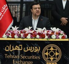 مدیرعامل بانک ملت در مراسم نواختن زنگ آغاز معاملات بورس تهران: انتشار یک میلیارد یورو اوراق مرابحه ارزی در دستور کار بانک ملت قرار دارد