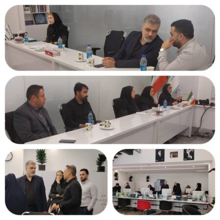 مدیر امور مشتریان بیمه دی: شعبه ایثار به علت نزدیک بودن با ستاد مرکز بنیاد شهید و امور ایثارگران بسیار حائز اهمیت است.