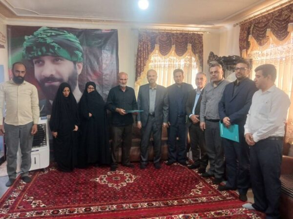تاکید رییس هیات مدیره شرکت بیمه دی بر ارتقاء سطح خدمات به ایثارگران