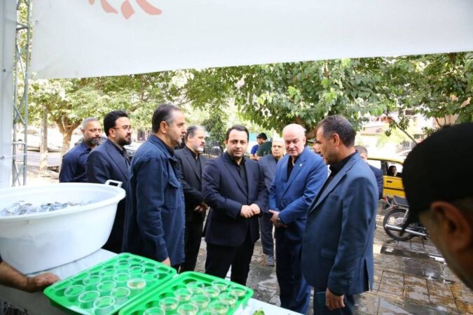 حضور مدیرعامل و جمعی از مدیران بانک ملی ایران در آیین وداع با رهبر شهید انقلاب در مصلای تهران و بازدید از موکب‌های خدمت‌رسانی به زائرین