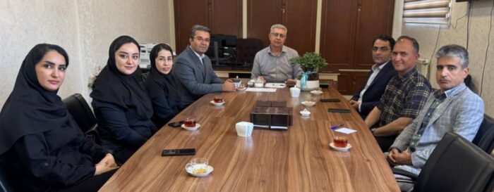 تبریک  بیمه دی به مدیران صنعت و معدن آذربایجان شرقی