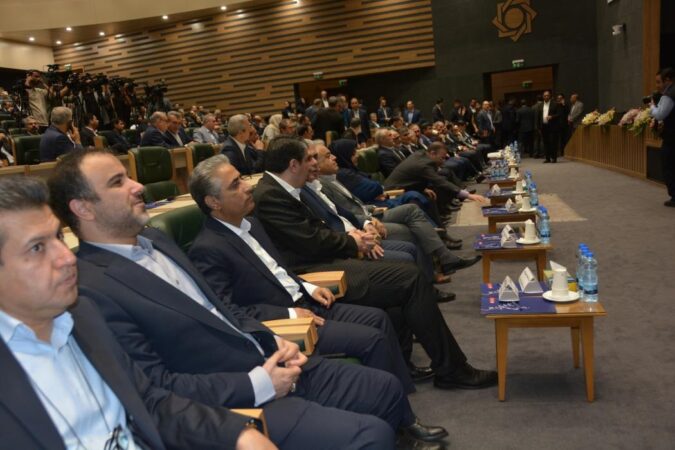برای نخستین بار، بانک صنعت و معدن ۶ فقره برات الکترونیکی قابل تسویه در بستر اتاق پایاپای شرکت بورس کالای ایران صادر کرد